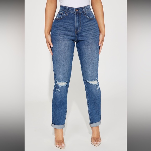 FashionNova 90’s Ripped Mom Jean - Picture 2 of 6